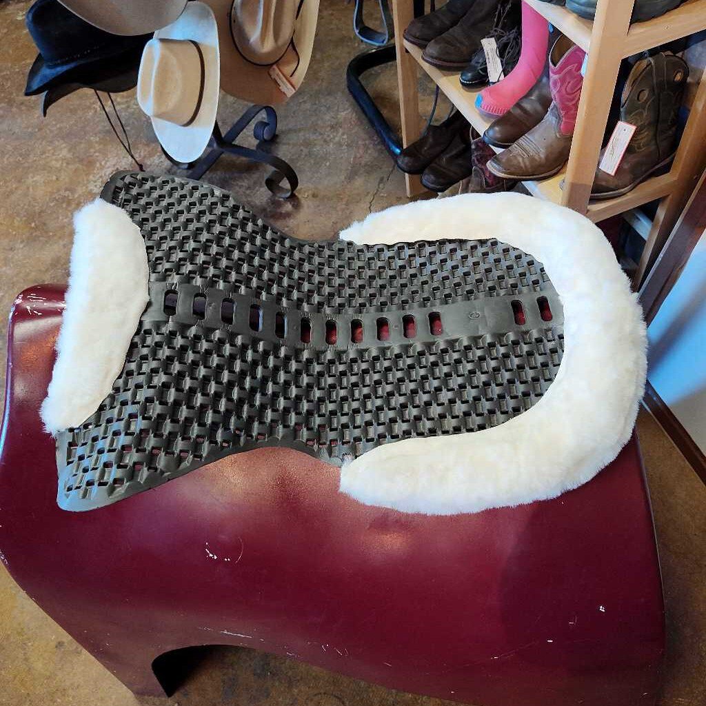 Foam half pad with fleece Like new