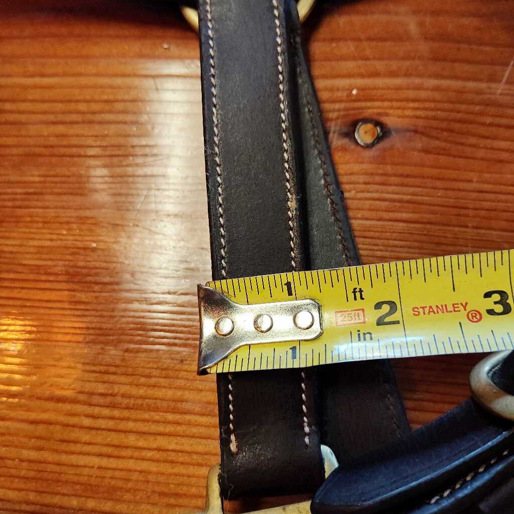 Flat leather halter- like new