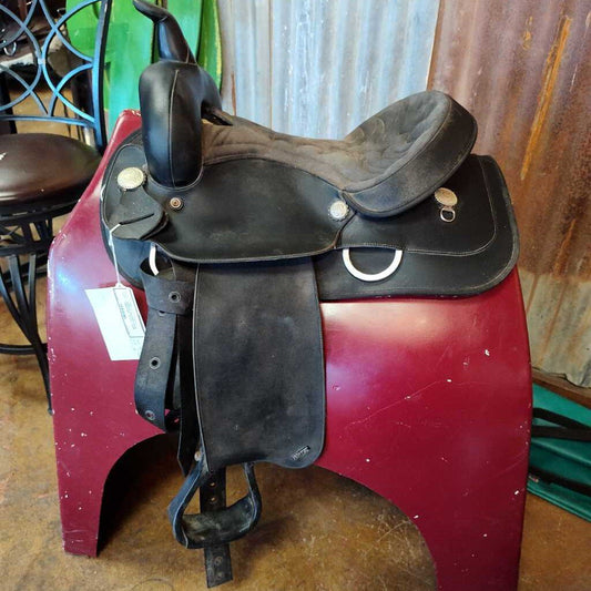Lightweight western saddle