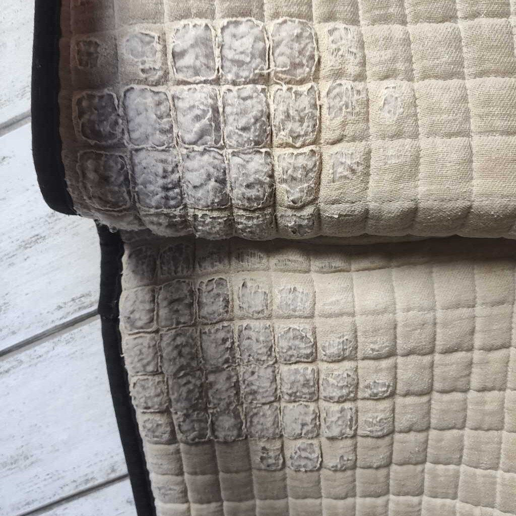 Cotton quilted pad