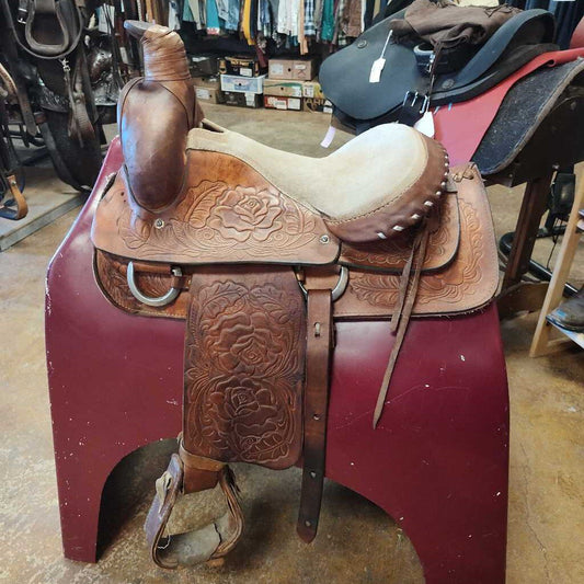 Older western roper/ trail saddle