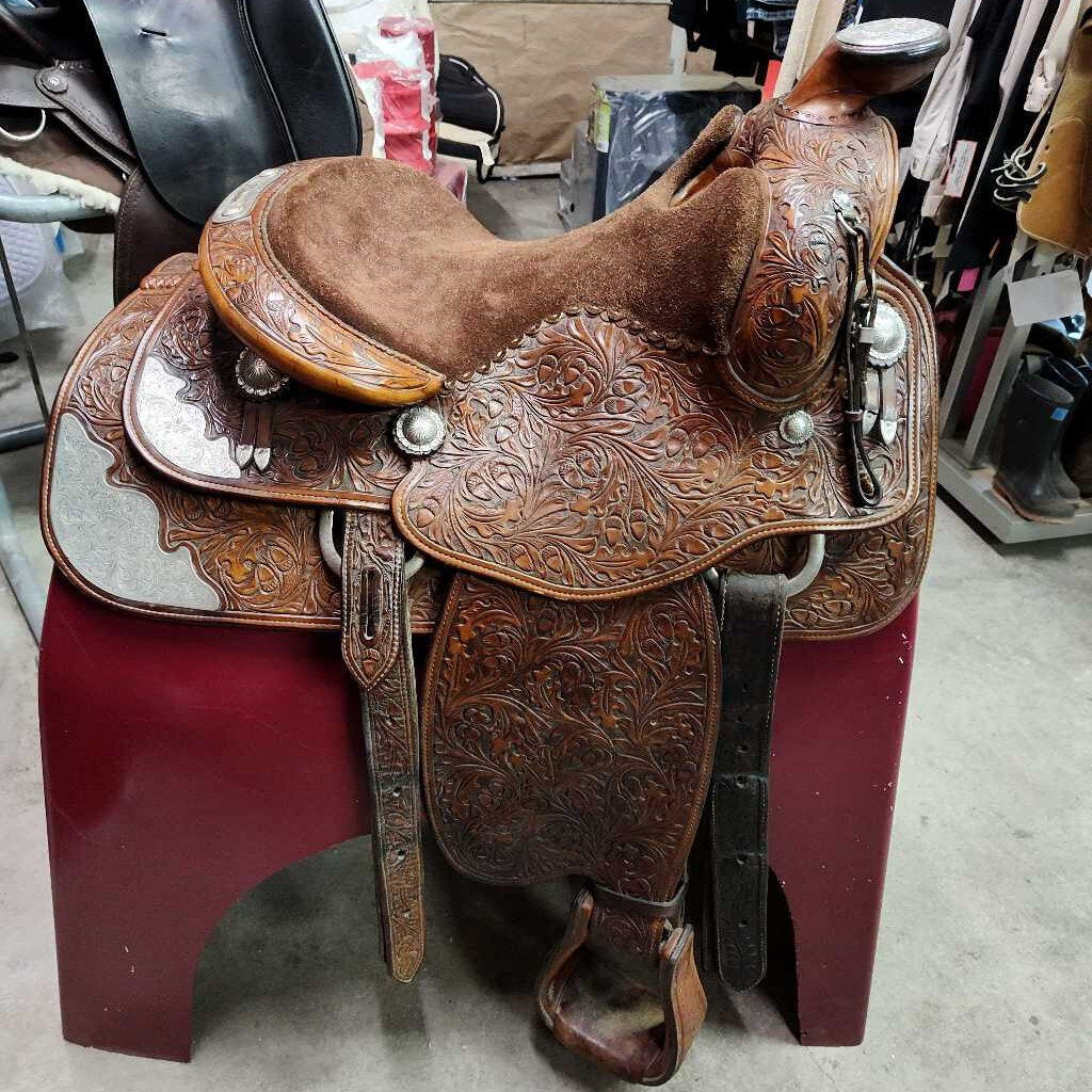 Saddle Show Broken Horn Brand