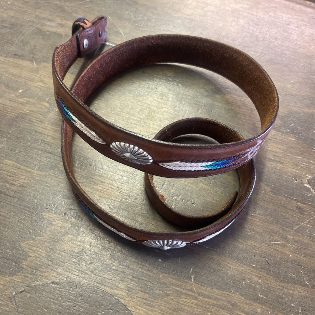 Leather belt- string details