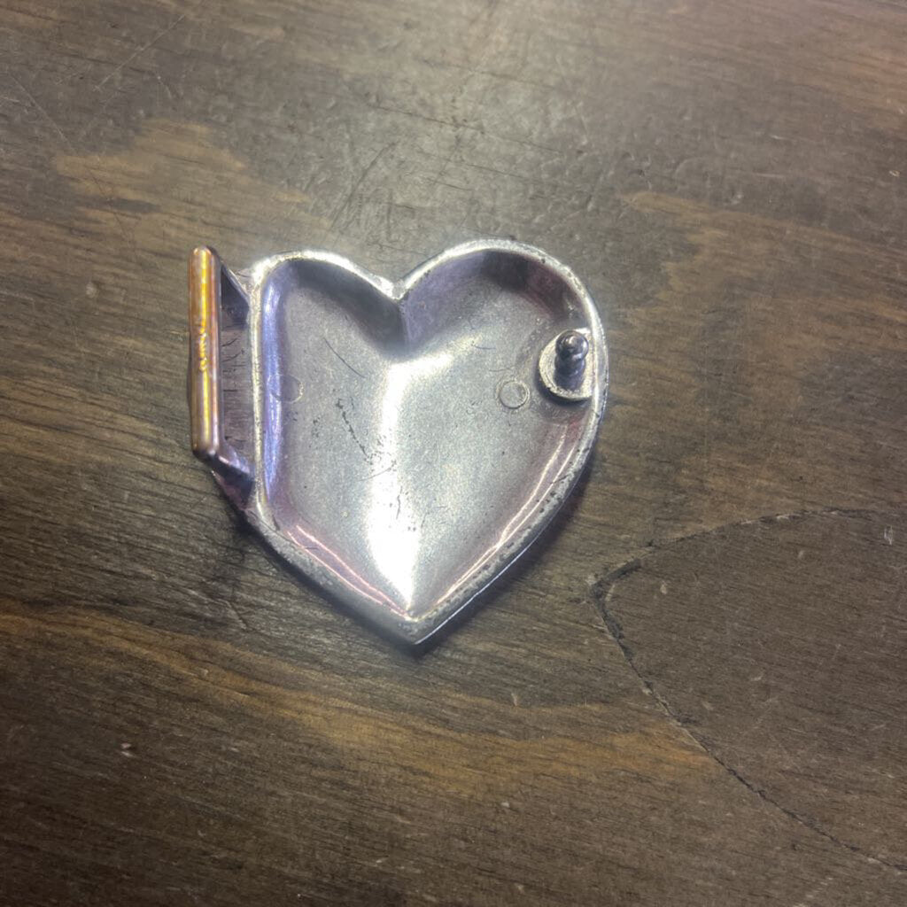 Heart belt buckle